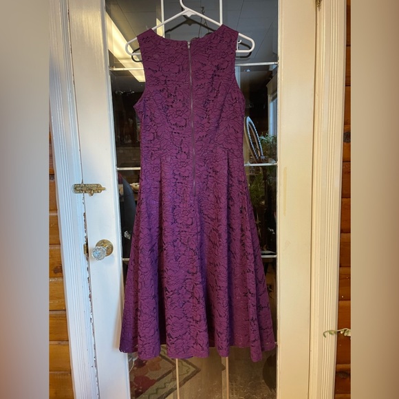 Gabby Skye Lace Dress - Picture 8 of 16